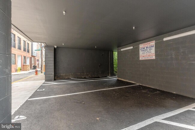 Building Photo - 1421-23-1423 E Columbia Ave