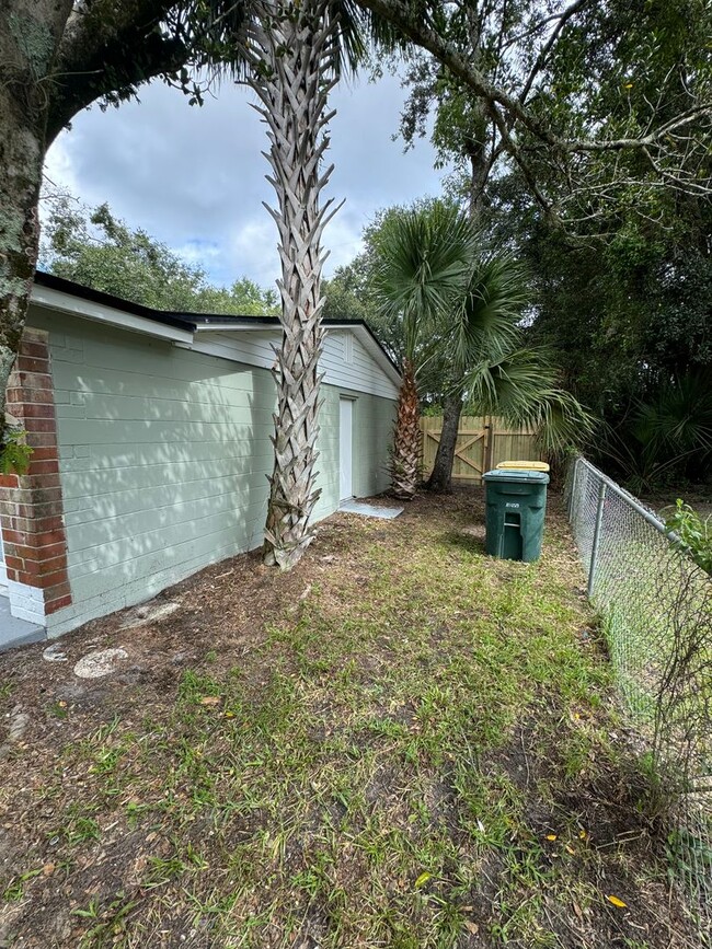 Building Photo - Beautiful 4 Bedroom Rental near Beach Blvd