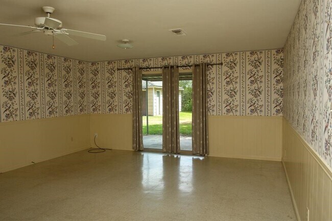 Building Photo - 9231 Kostelnik St