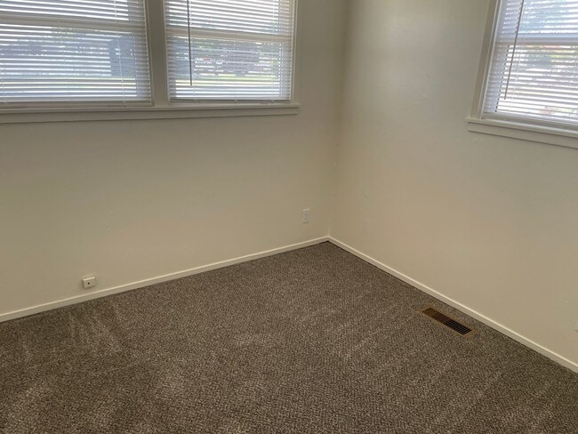 Building Photo - House for Rent