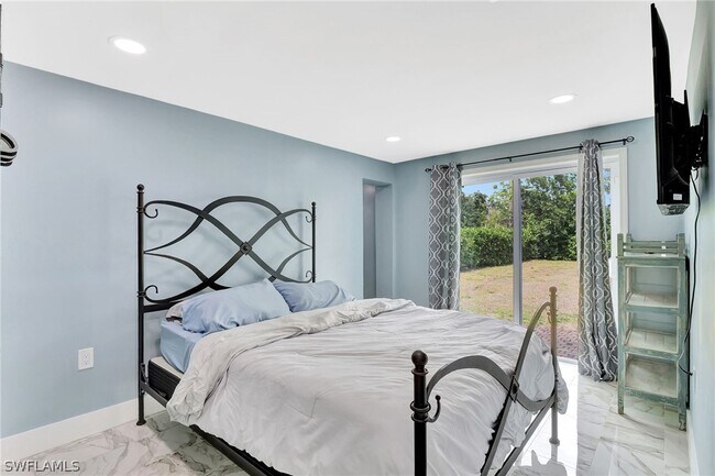 Building Photo - 1009 Ridge St