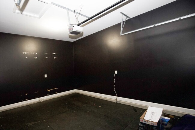 Building Photo - Spacious 3-Bed, 2.5-Bath Modern Home w/ 3-Car Garage in Highcroft – Close to Fort Bragg!