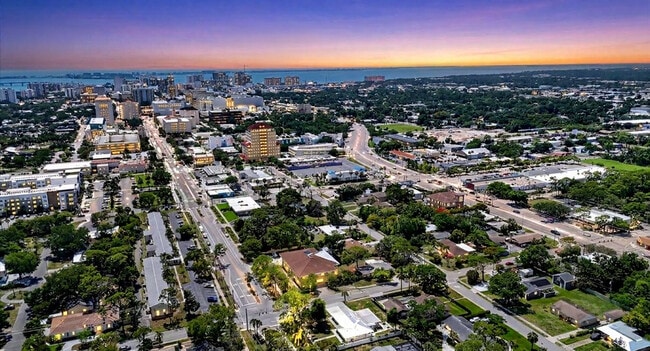 Building Photo - 2411 Ringling Blvd