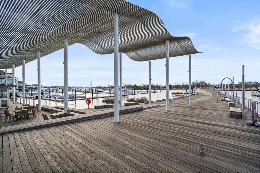 Building Photo - 700 7th St SW