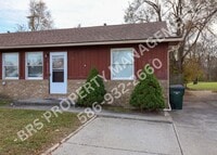 Building Photo - Shelby Township Duplex