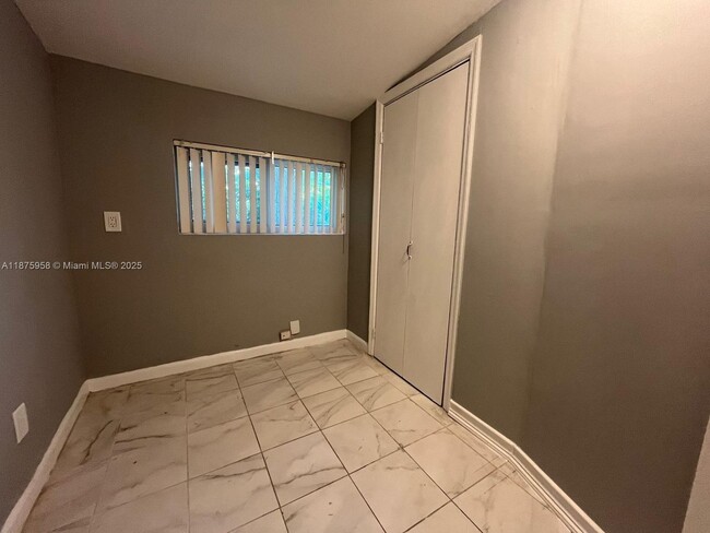 Building Photo - 1330 NE 203rd St