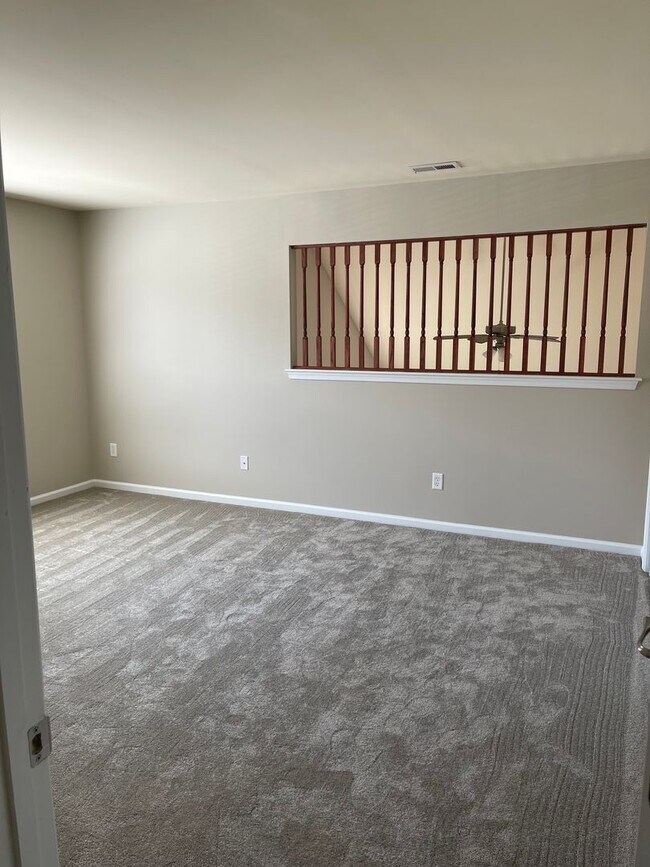 Building Photo - 1201 Rustads Cir