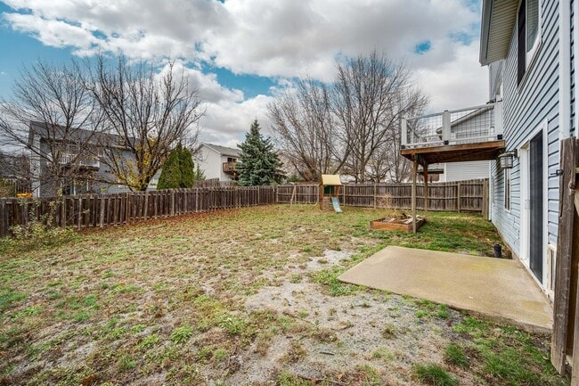 Building Photo - MOVE-IN SPECIAL! Bright & Spacious 4-Bedroom Home in One of Pullman’s Most Desirable Neighborhoods