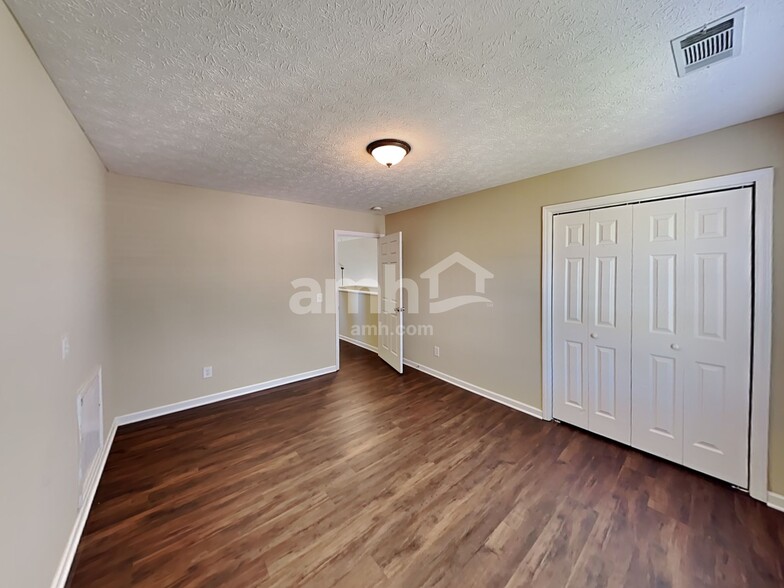 Building Photo - 106 Brant Ln