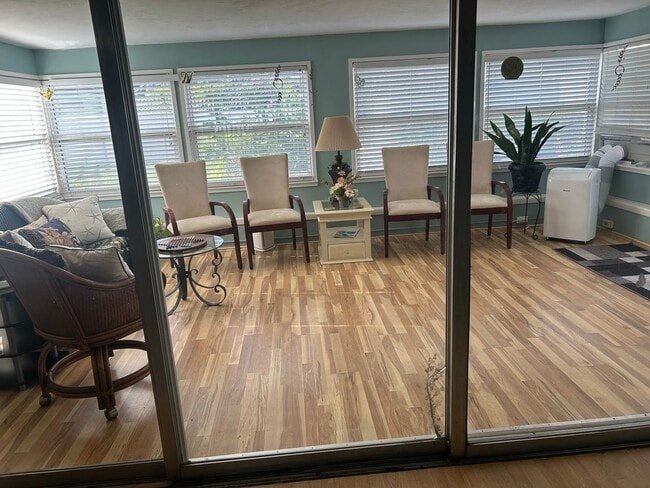 Building Photo - Fully Furnished 2BR/1BA Gulf Gate Rental ~ Flexible 6 month lease option