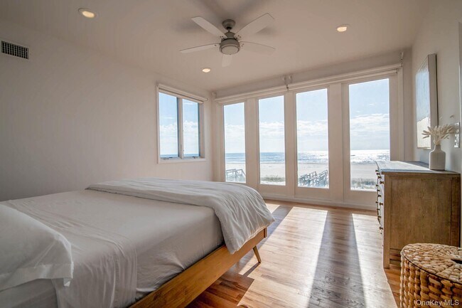 Building Photo - 675 Dune Rd