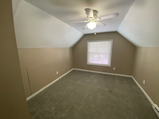 Building Photo - 2629 Grasmere Ave