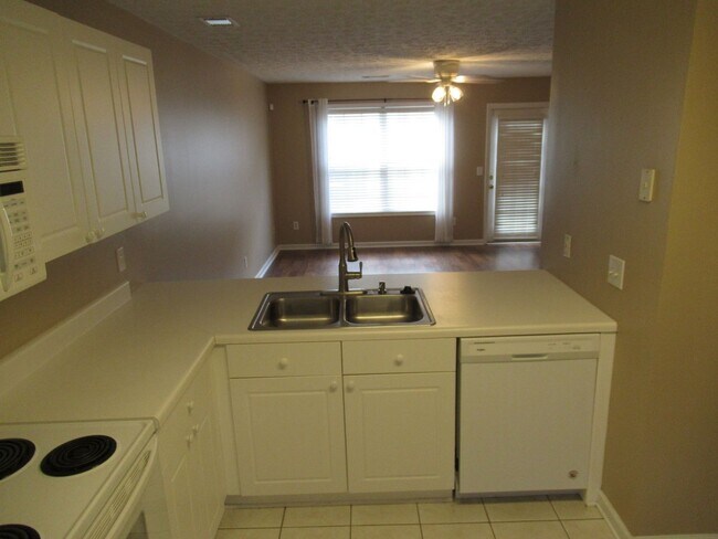 Building Photo - Donahue Crossing Condo #2003