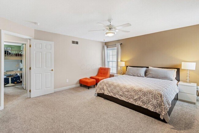 Building Photo - 5173 Claridge Dr