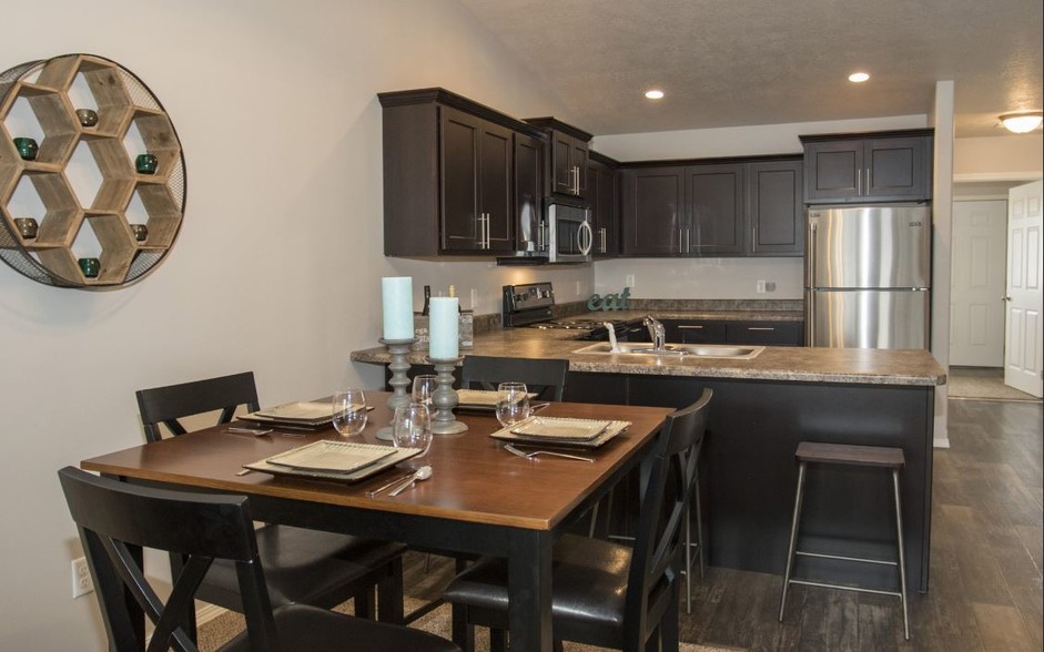 Dining Area and Kitchen - Foxtail Creek Townhomes