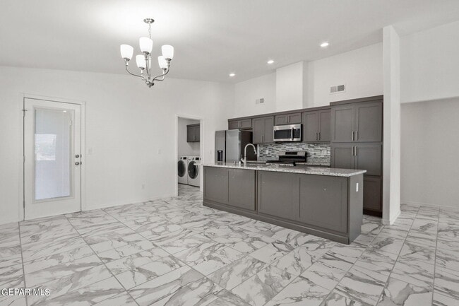 Building Photo - 2833 Maria Casas St