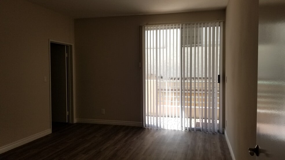 Building Photo - 90 N Michigan Ave