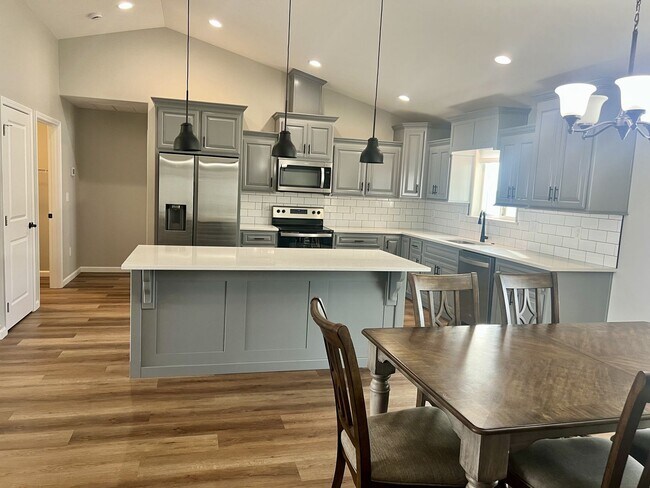 Building Photo - Modern Open Living in Ephrata