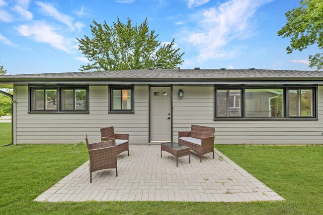 Building Photo - 227 Wakefield Ln