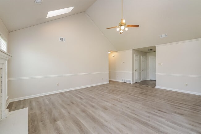Building Photo - 7325 English Cove