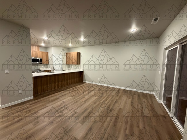 Building Photo - 1st MONTH FREE - 3 BED 2.5 BATH NEW BUILD!