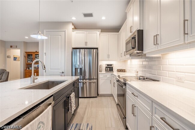 Building Photo - 2555 Seychelles Dr