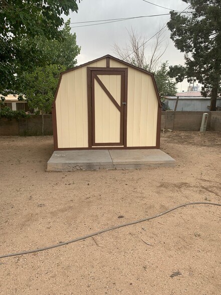 Additional Storage in back - 3105 Valverde Dr NE