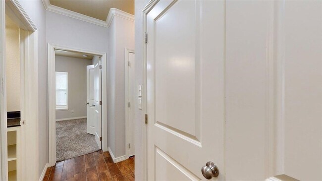 Building Photo - 106 Richards St