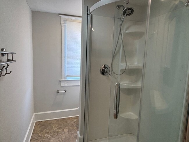 Building Photo - 2 Bed, 2 Bath Minutes from Downtown!