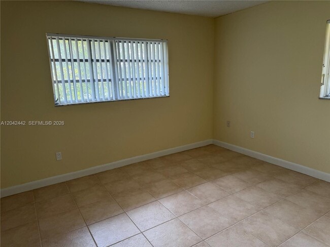 Building Photo - 8600 SW 109th Ave