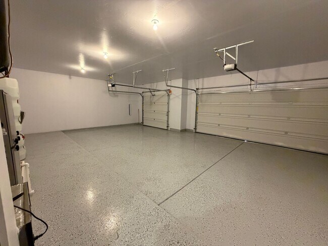 Building Photo - 14 Plano Arbolito