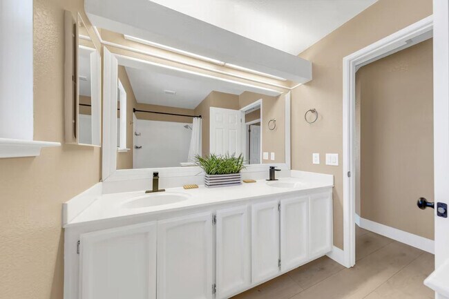 Building Photo - 8004 Caymus Dr