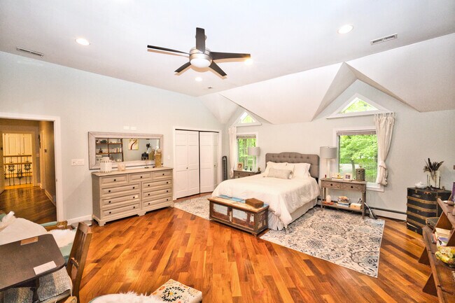 Building Photo - 565 Juneberry Rd