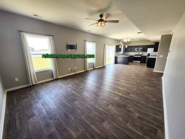 Building Photo - New Listing in Fort Wayne