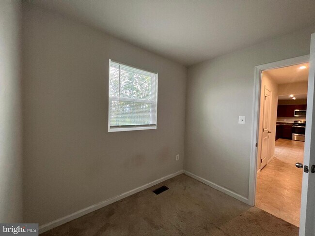 Building Photo - 255 Severna Pkwy
