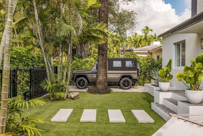 Building Photo - 901 NW 7th Street Rd