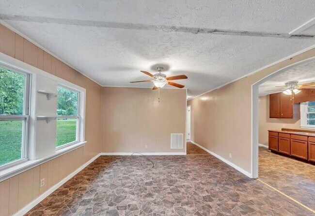 Building Photo - 144 Burch Ave