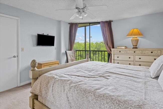 Building Photo - 900 Cove Cay Dr