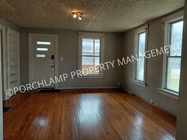 Building Photo - 1427 Alpine Ave NW