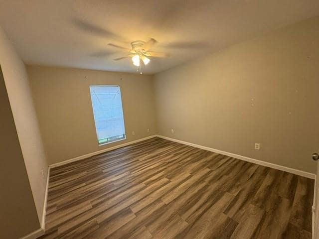 Building Photo - 815 Versailles St