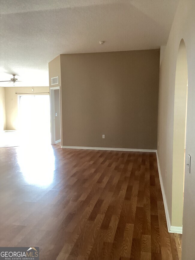 Building Photo - 258 Pine Bluff Dr