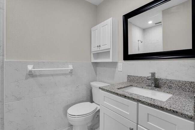 Building Photo - 1452 S Evergreen Ave