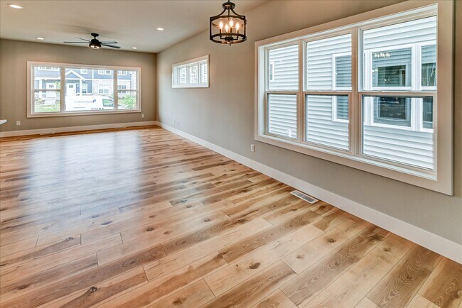 Building Photo - 4863 Lacy Rd