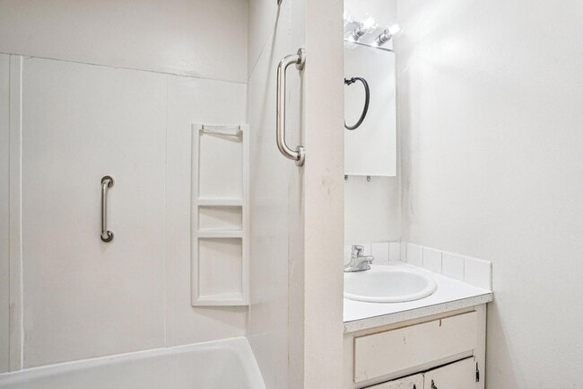 Building Photo - 17256 Kenyon St NE