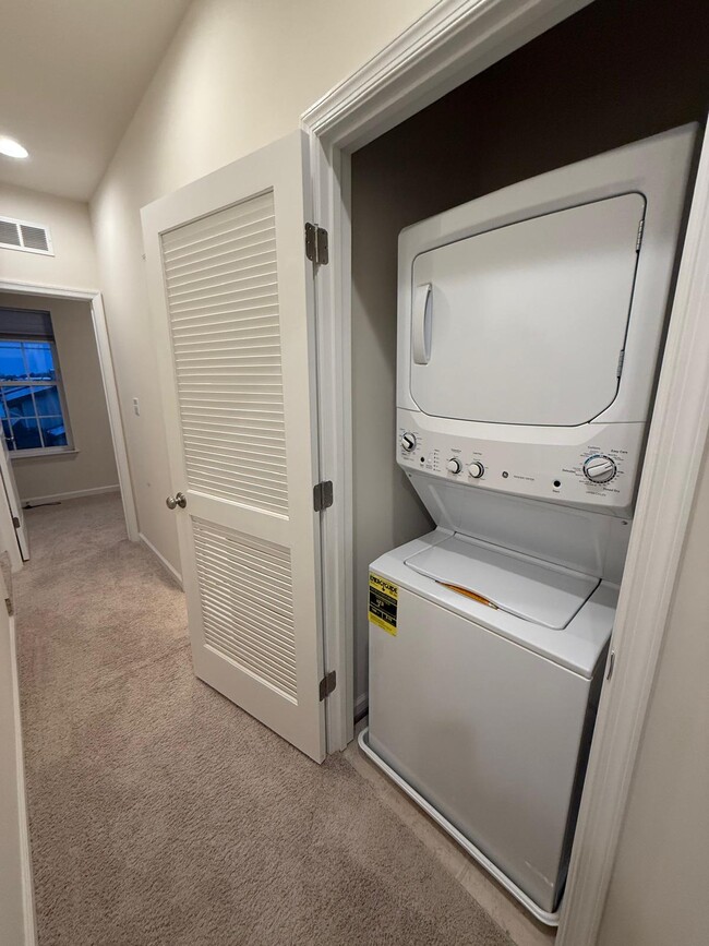 Building Photo - 23910 Catawba Hill Dr