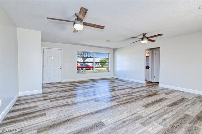 Building Photo - 1308 SE 25th Ln