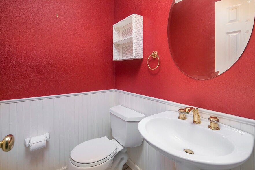 Building Photo - 9201 W Louisiana Ave