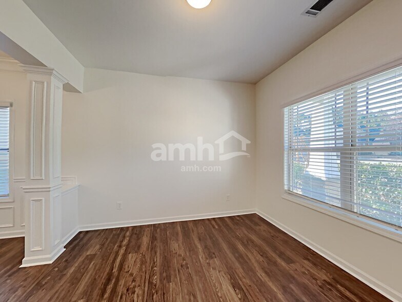 Building Photo - 1661 Stoney Chase Dr