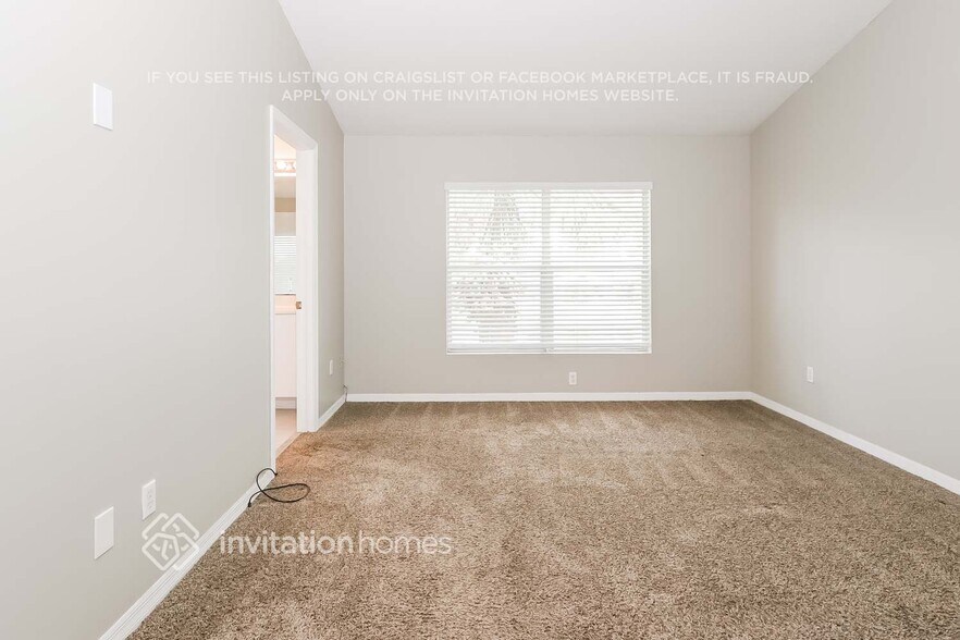 Building Photo - 215 River Bluff Ln