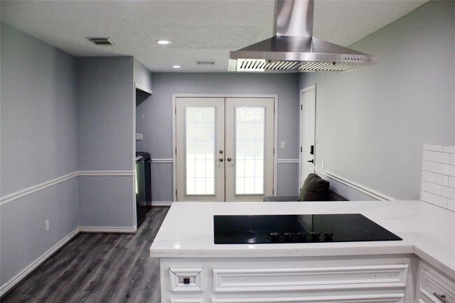 Building Photo - 2015 Tucumcari Dr